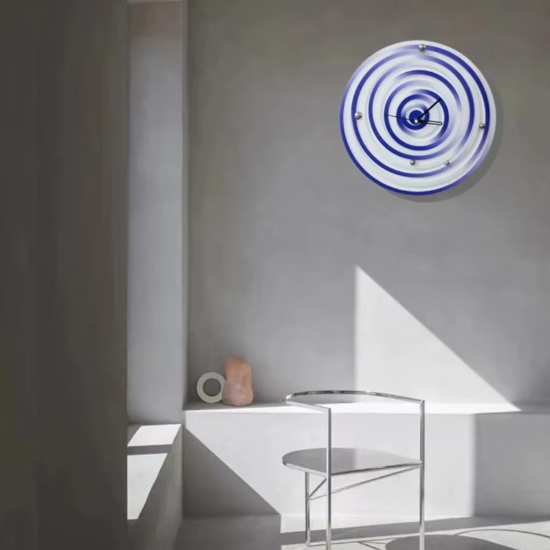 Interior Design Kitchen And Living Room - Классические настенные часы для кухни в